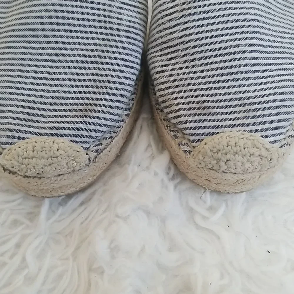 Old Navy Blue  & White Strip Espadrilles Sz 9